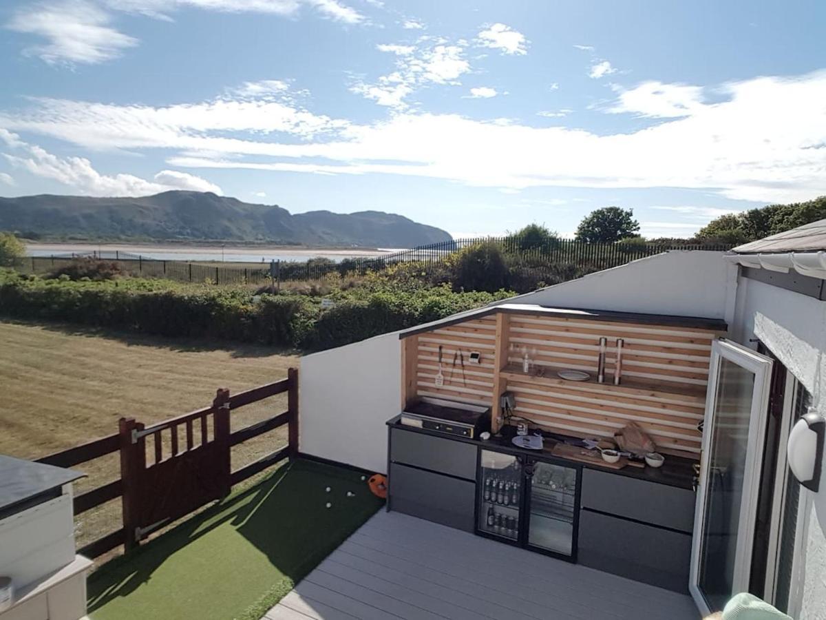 3 Bedroom Deganwy Sea View Beach House Ll31 Esterno foto