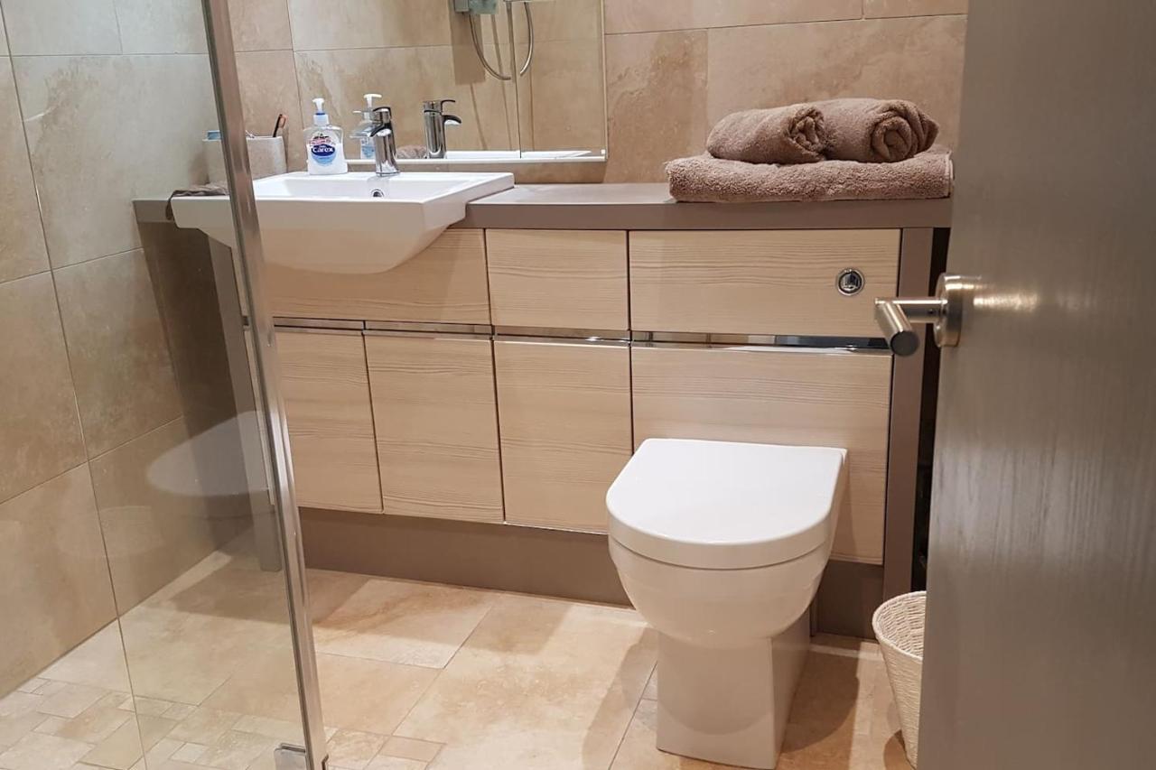 3 Bedroom Deganwy Sea View Beach House Ll31 Esterno foto