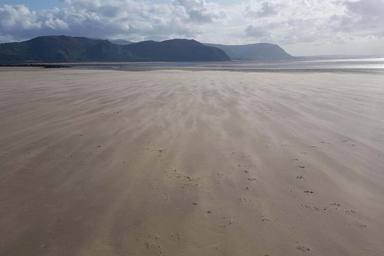 3 Bedroom Deganwy Sea View Beach House Ll31 Esterno foto
