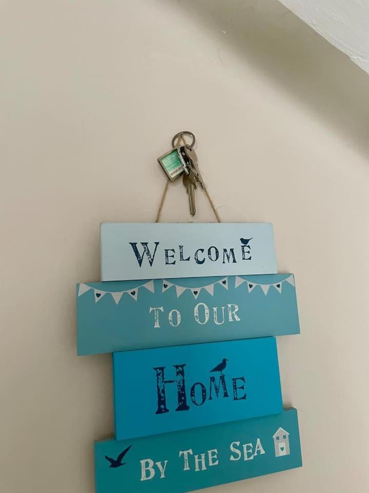 3 Bedroom Deganwy Sea View Beach House Ll31 Esterno foto