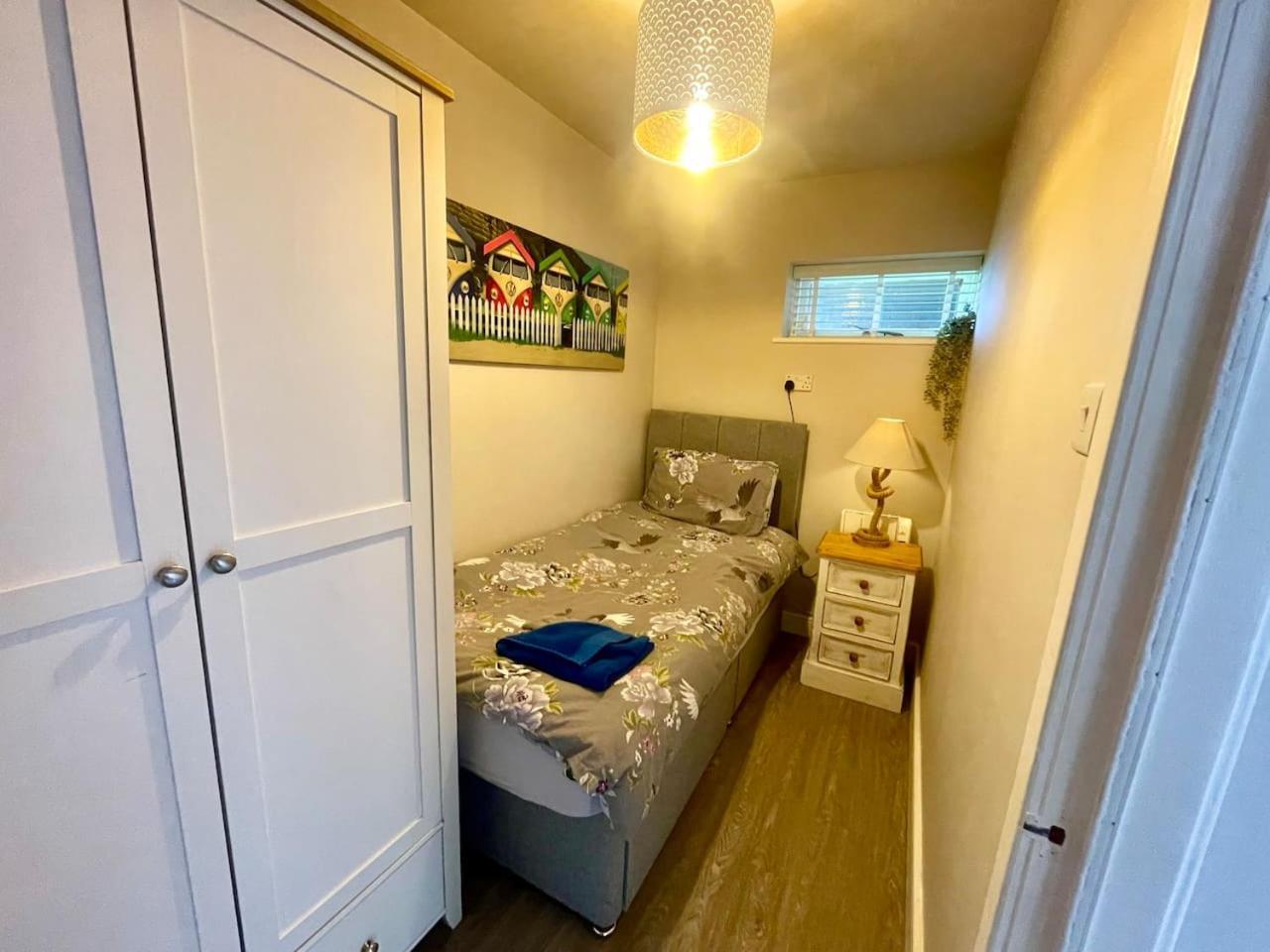 3 Bedroom Deganwy Sea View Beach House Ll31 Esterno foto