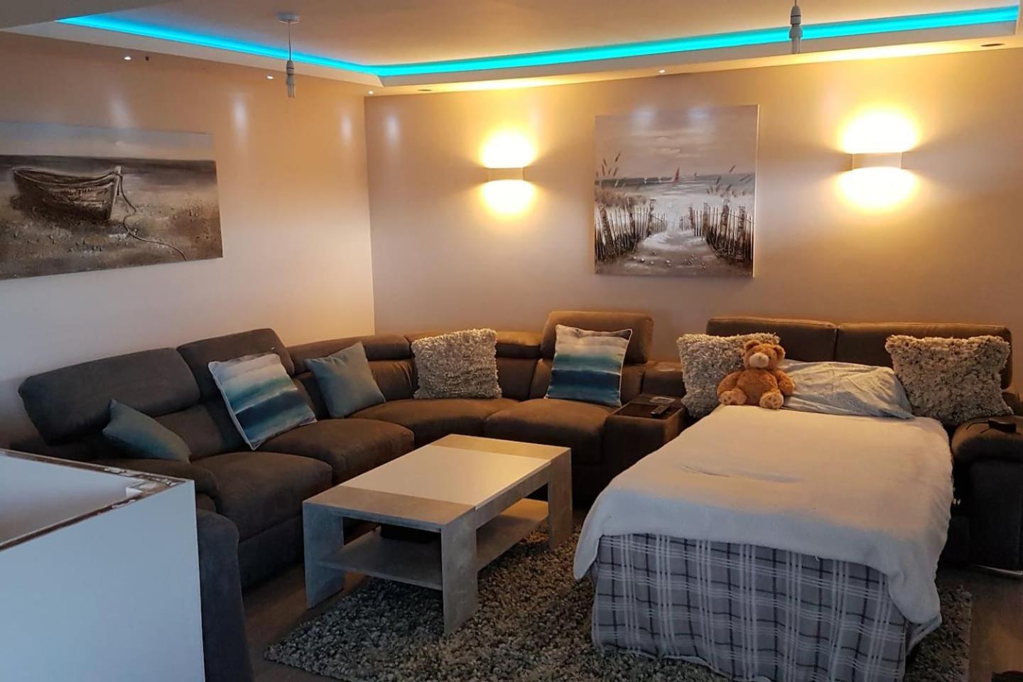 3 Bedroom Deganwy Sea View Beach House Ll31 Esterno foto