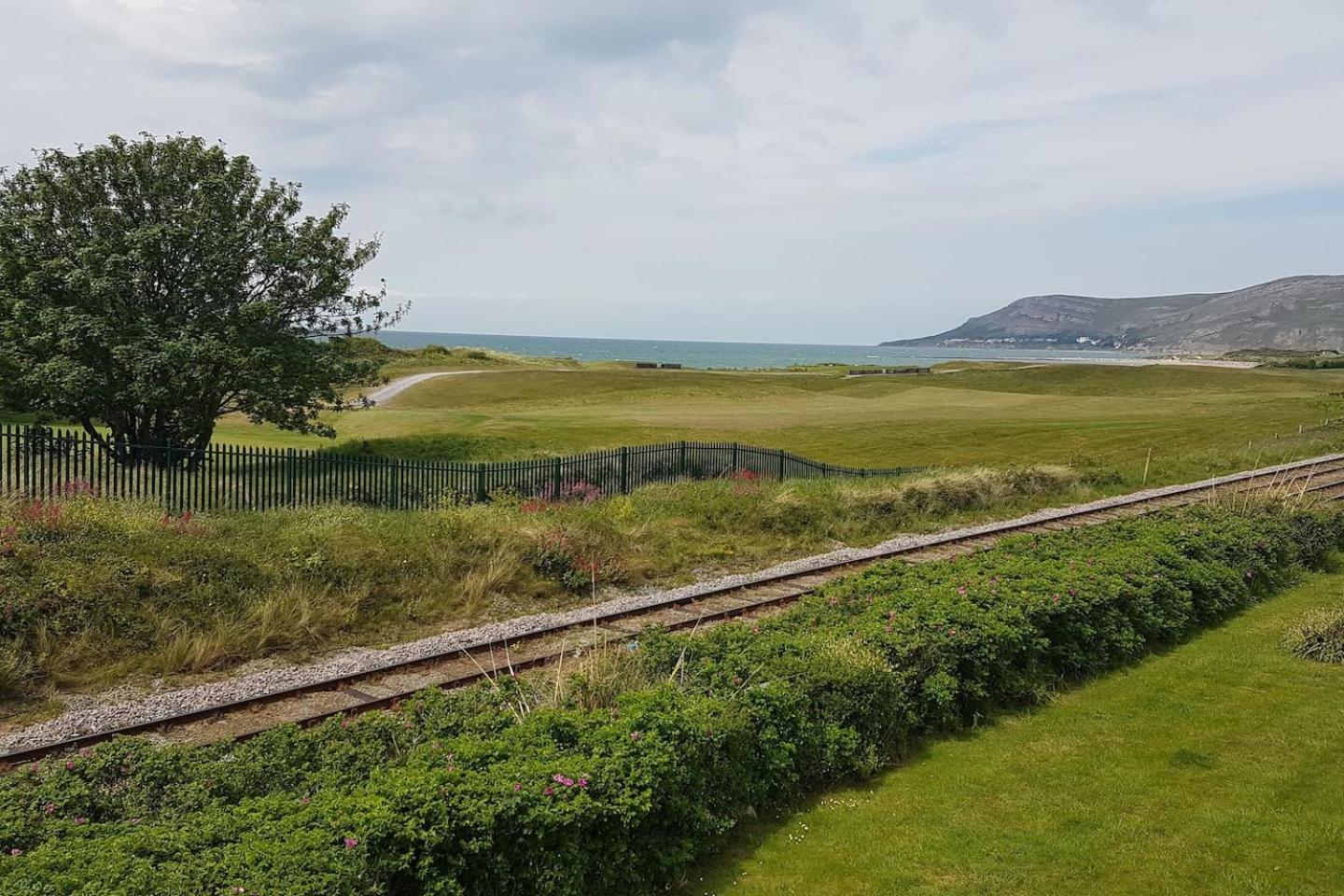 3 Bedroom Deganwy Sea View Beach House Ll31 Esterno foto