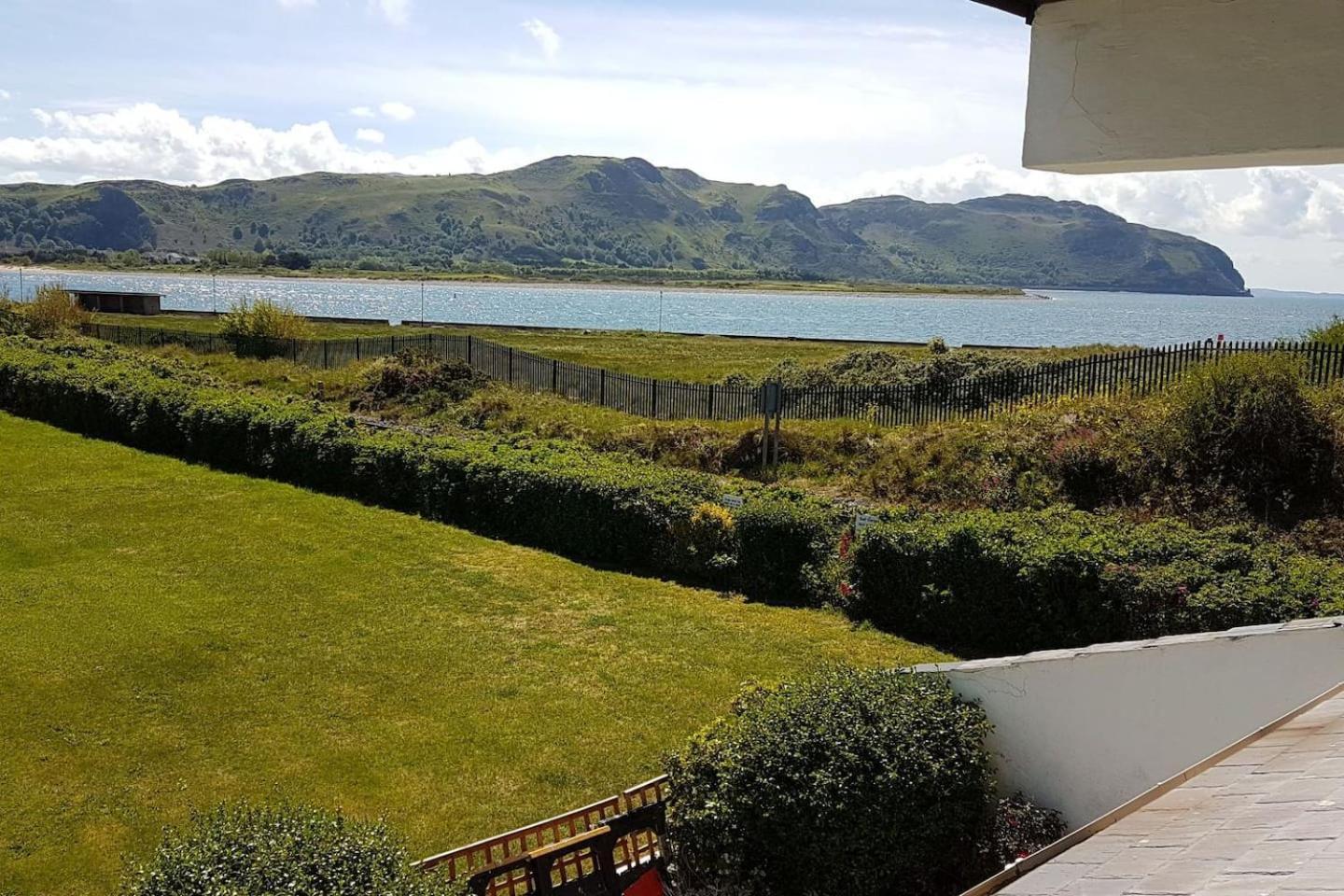 3 Bedroom Deganwy Sea View Beach House Ll31 Esterno foto
