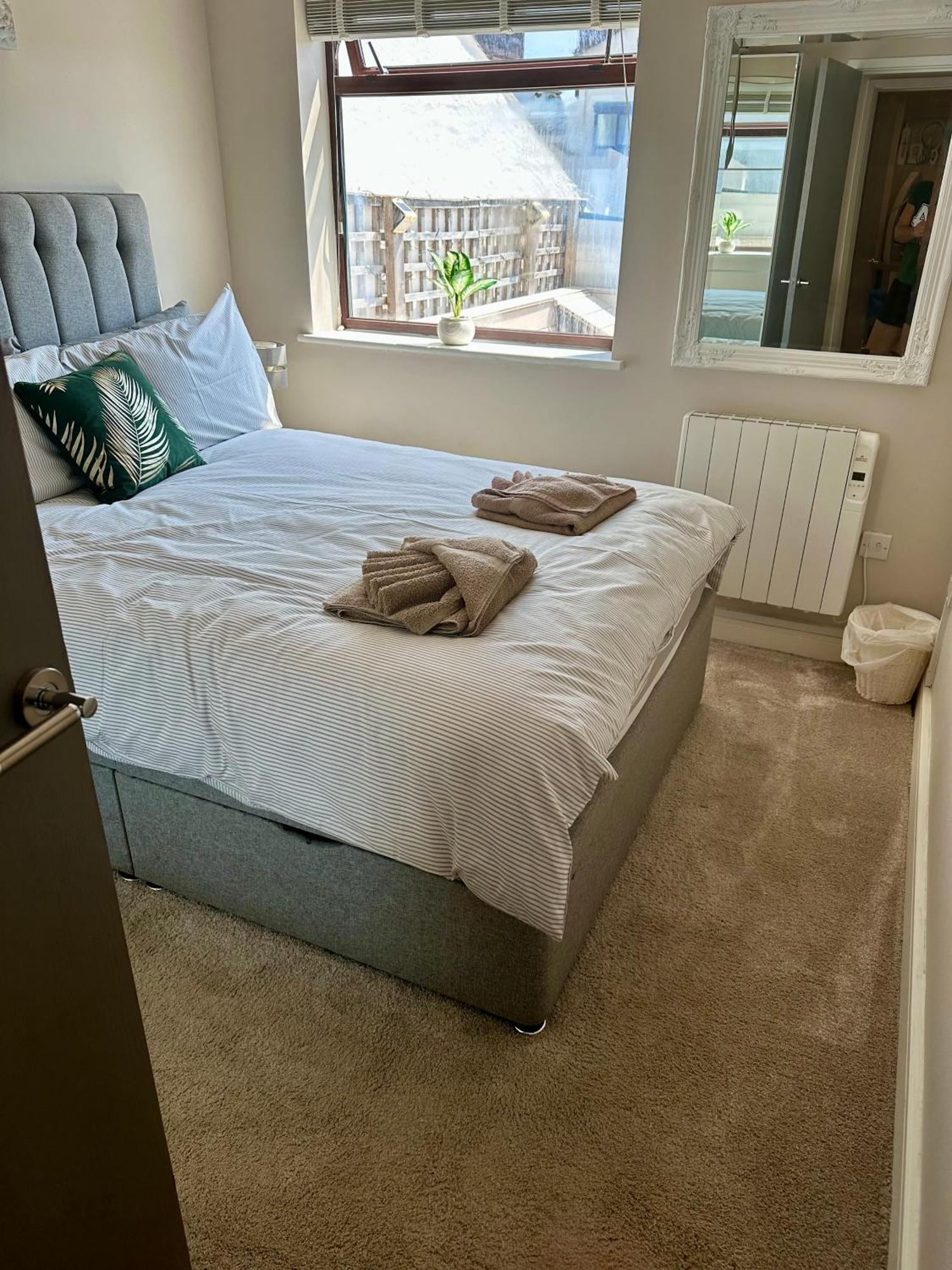 3 Bedroom Deganwy Sea View Beach House Ll31 Esterno foto