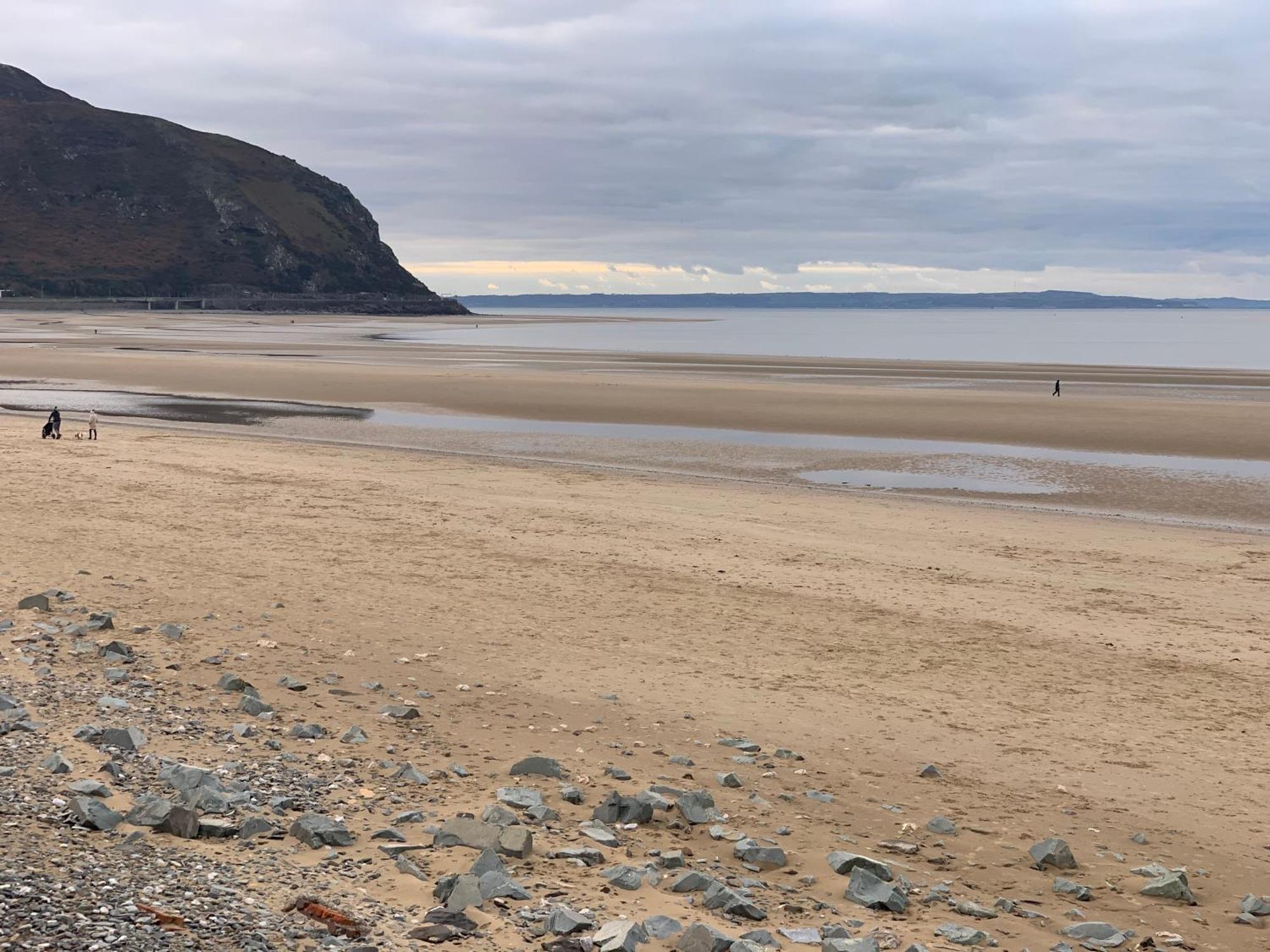 3 Bedroom Deganwy Sea View Beach House Ll31 Esterno foto