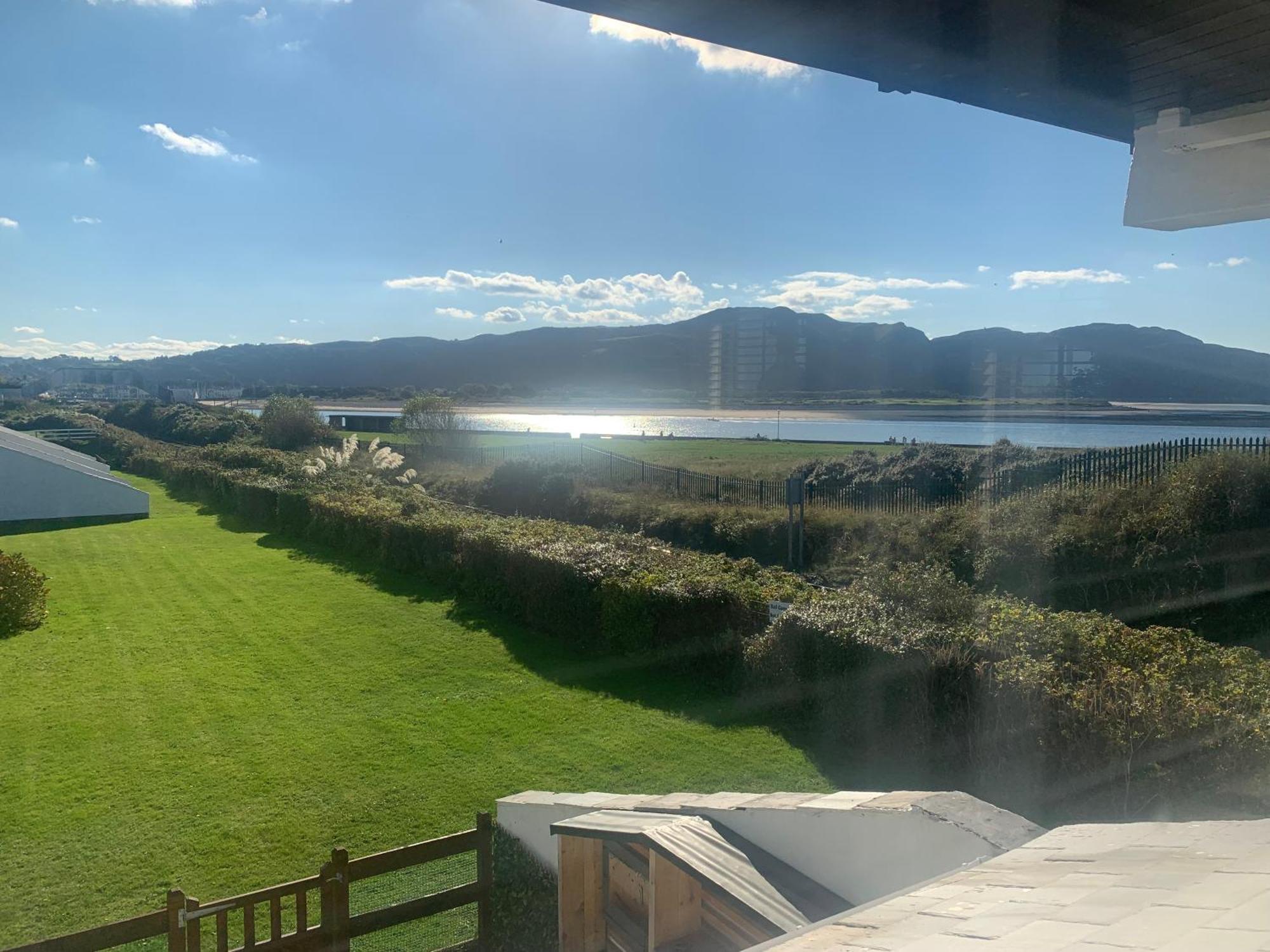 3 Bedroom Deganwy Sea View Beach House Ll31 Esterno foto